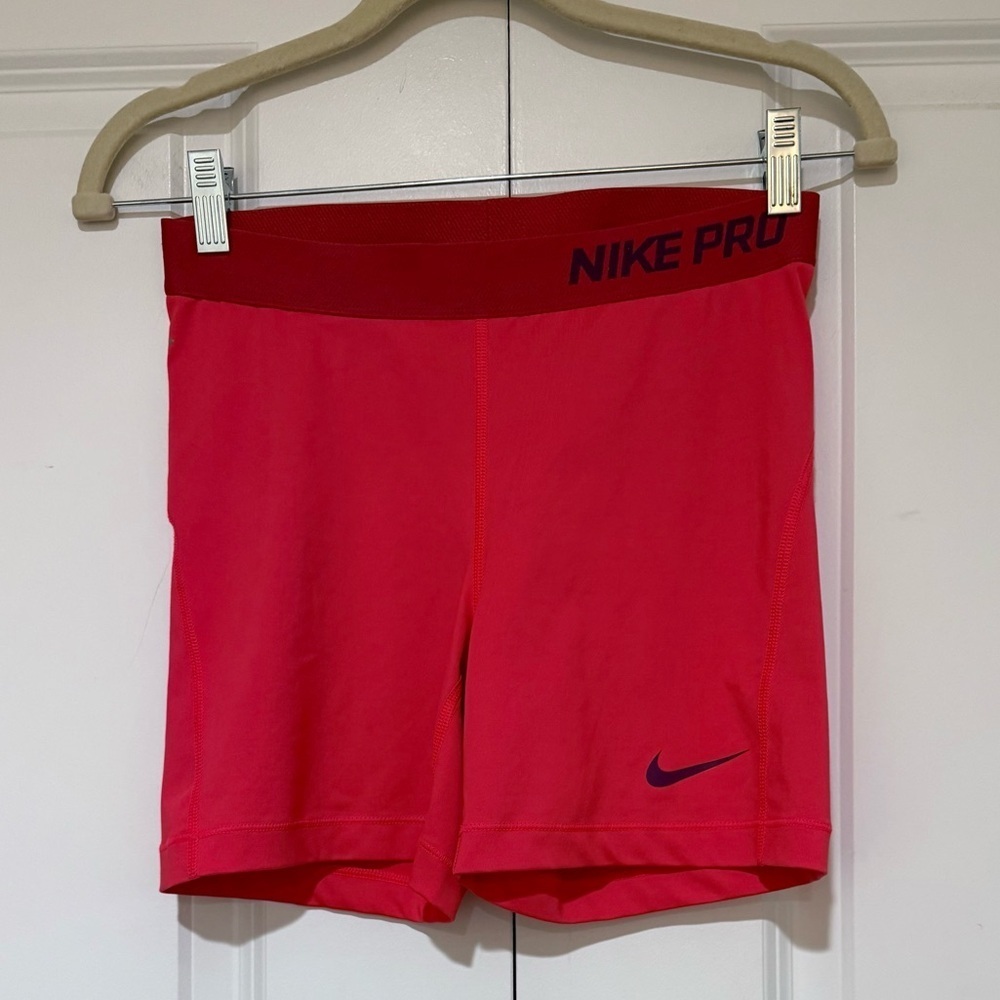 Nike Women's Bright Pink Athletic Shorts/ 20% Spandex